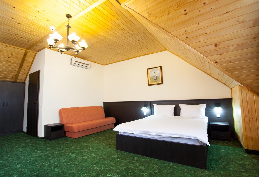 Pensiunea Laci Csarda Ernei Room photo
